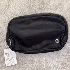 Lululemon Everywhere Belt Bag NWT